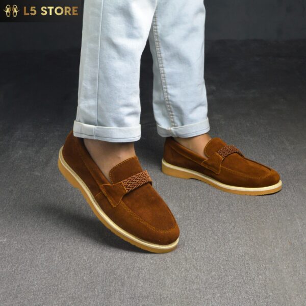 010 suede - Image 3